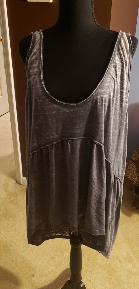 Gray tank top
